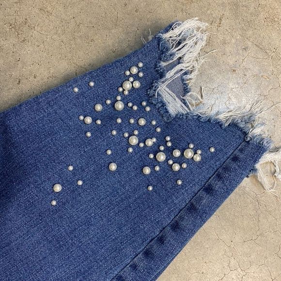 Lane Bryant denim with pearl ankle detail designed in New York there a mid rise - Picture 2 of 7